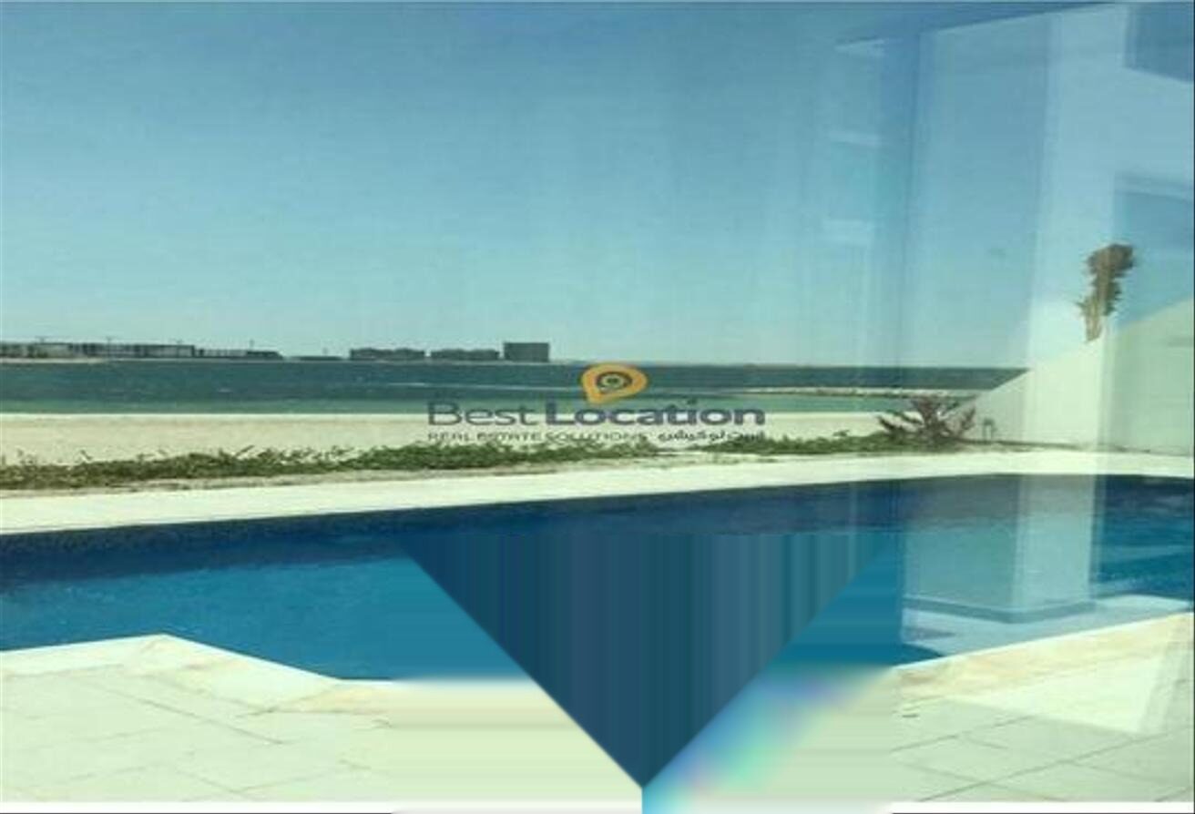 فيلا 4 غرف إطلالة بحرية في درة البحرين