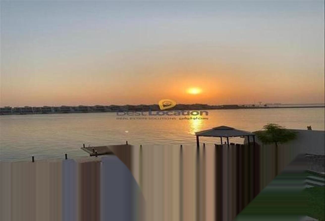 فيلا 4 غرف بإطلالة بحرية للبيع في درة البحرين