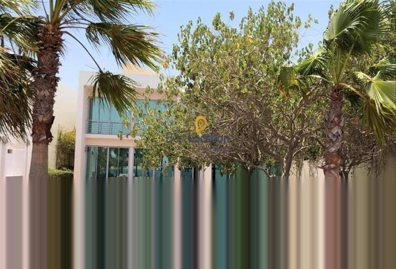 فيلا 5 غرف بإطلالة بحرية للبيع في درة البحرين