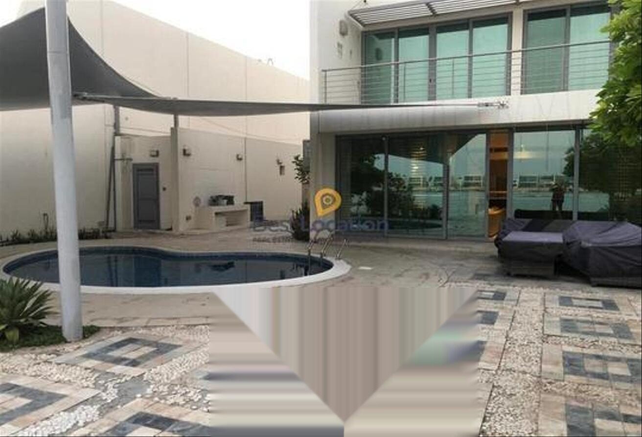 فيلا 3 غرف بإطلالة بحرية مع مسبح في درة البحرين