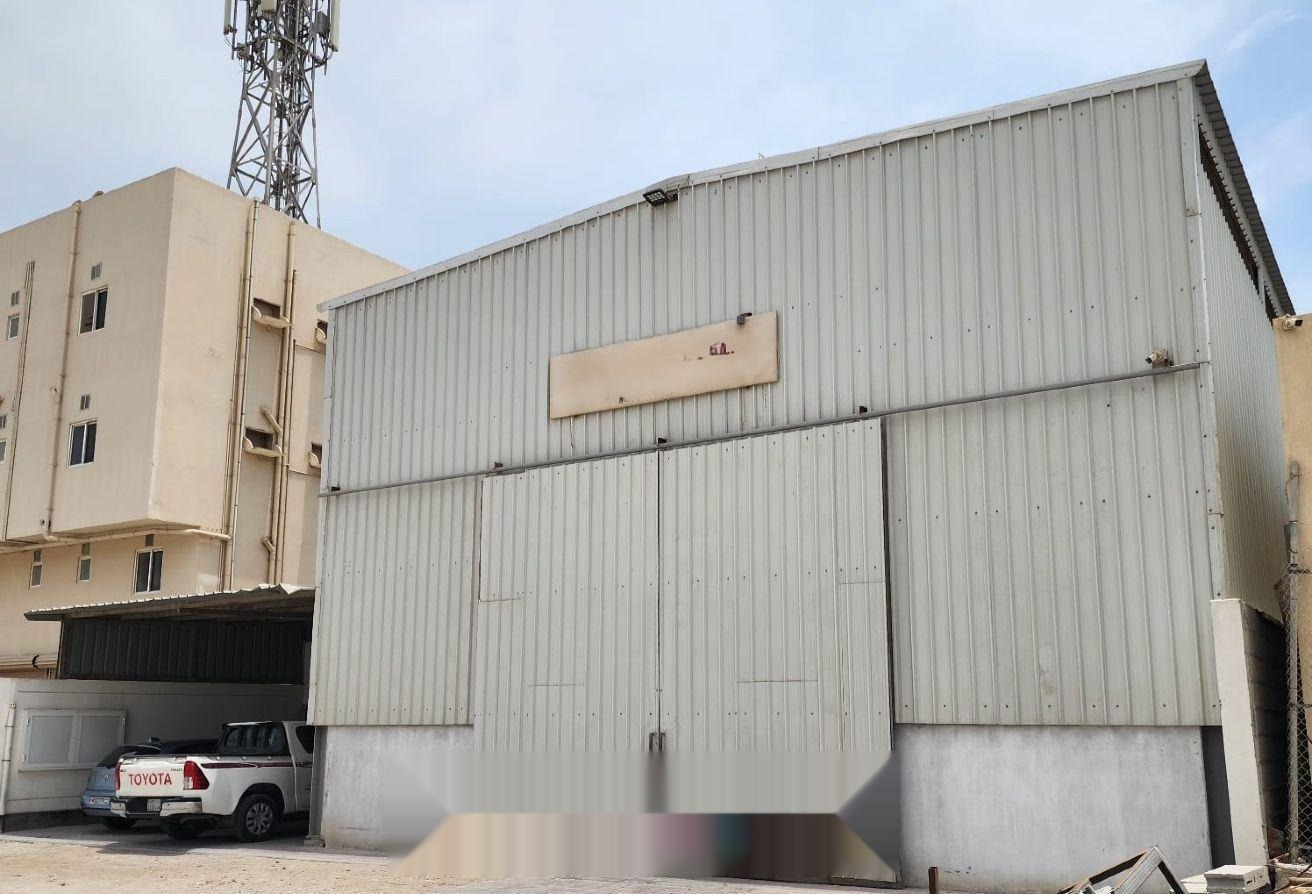 900 SQM Warehouse with Labor Accommodation in Sitra