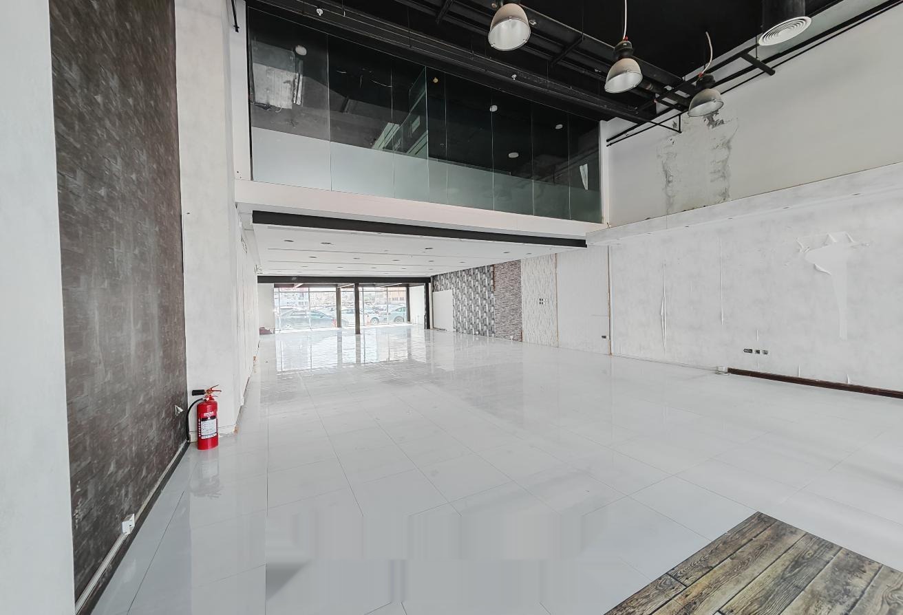 840 SQM Showroom with Private Elevator in Sanabis
