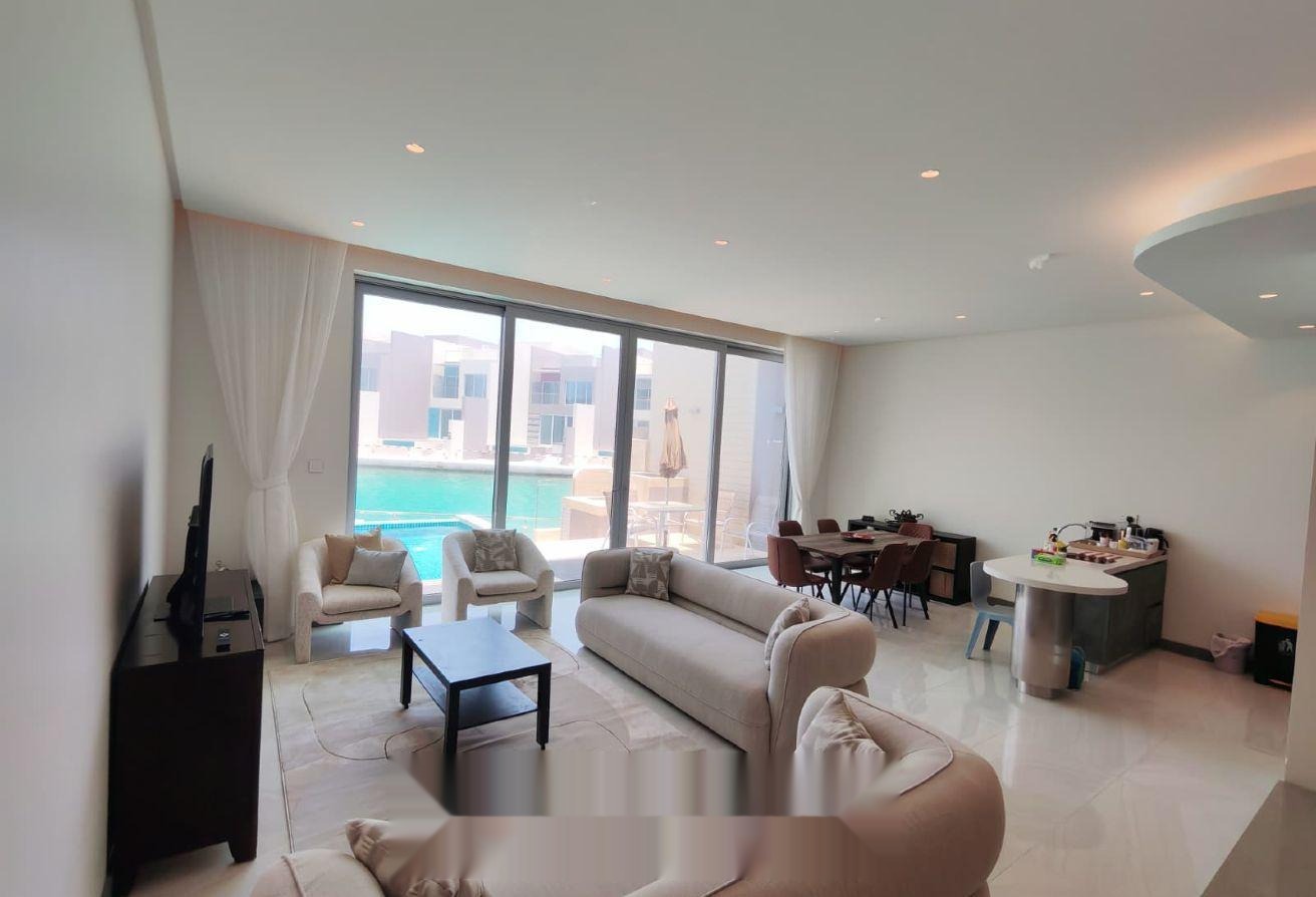 3-Bedroom Villa with Private Pool in Busaiteen