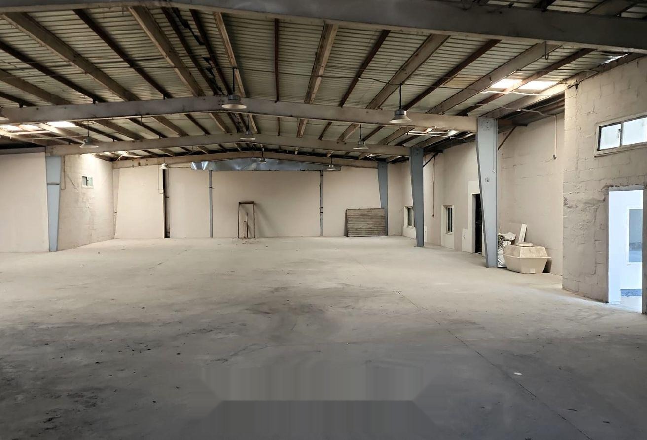 Warehouse with Office and Staff Accommodation in Askar