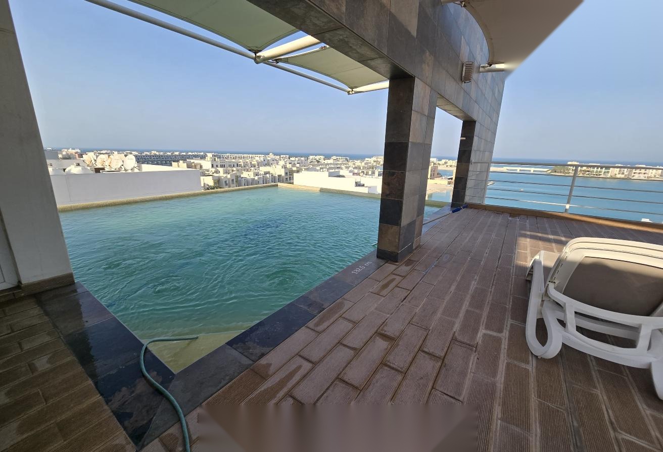 Fully Furnished 2-Bedroom Sea View Apartment in Amwaj Islands