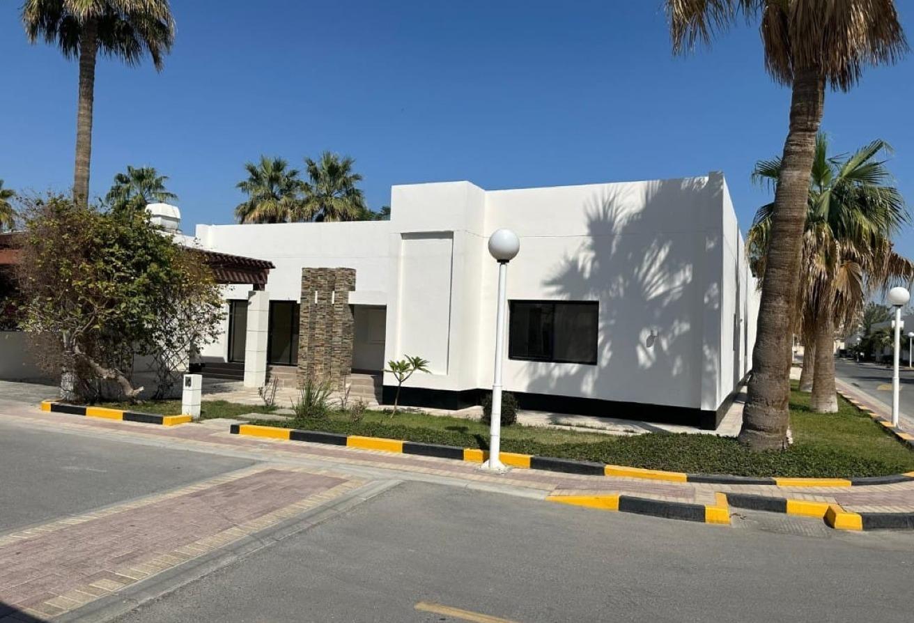 3-Bedroom Villa with Maid Room in Saar