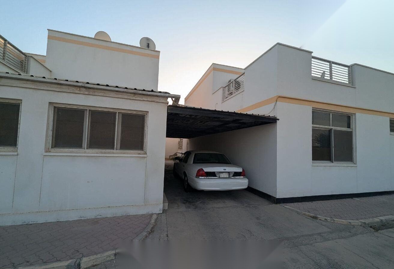 Semi-Furnished 6-Bedroom Villa with Private Pool in Saar