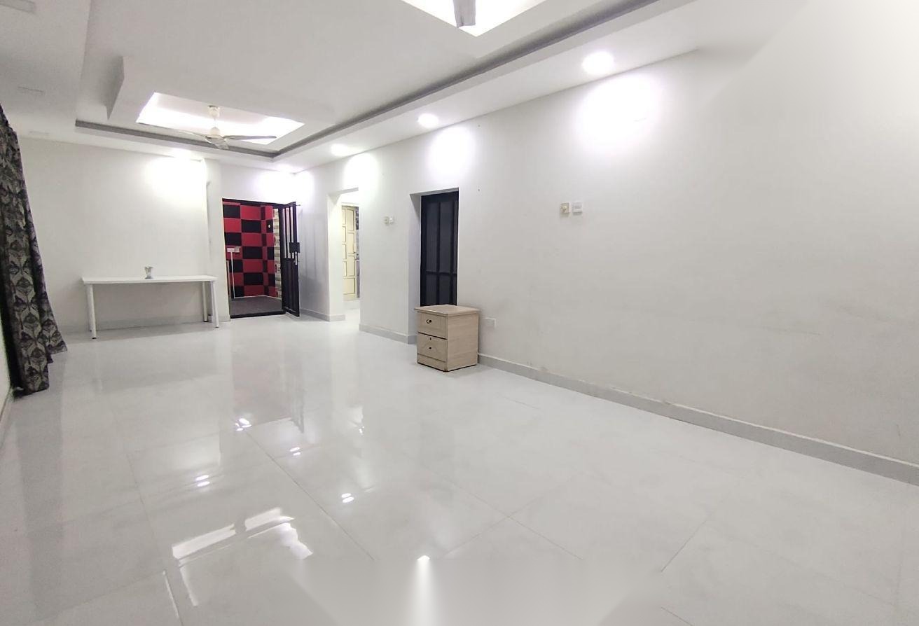 Semi-Furnished Studio Apartment in Old Hidd