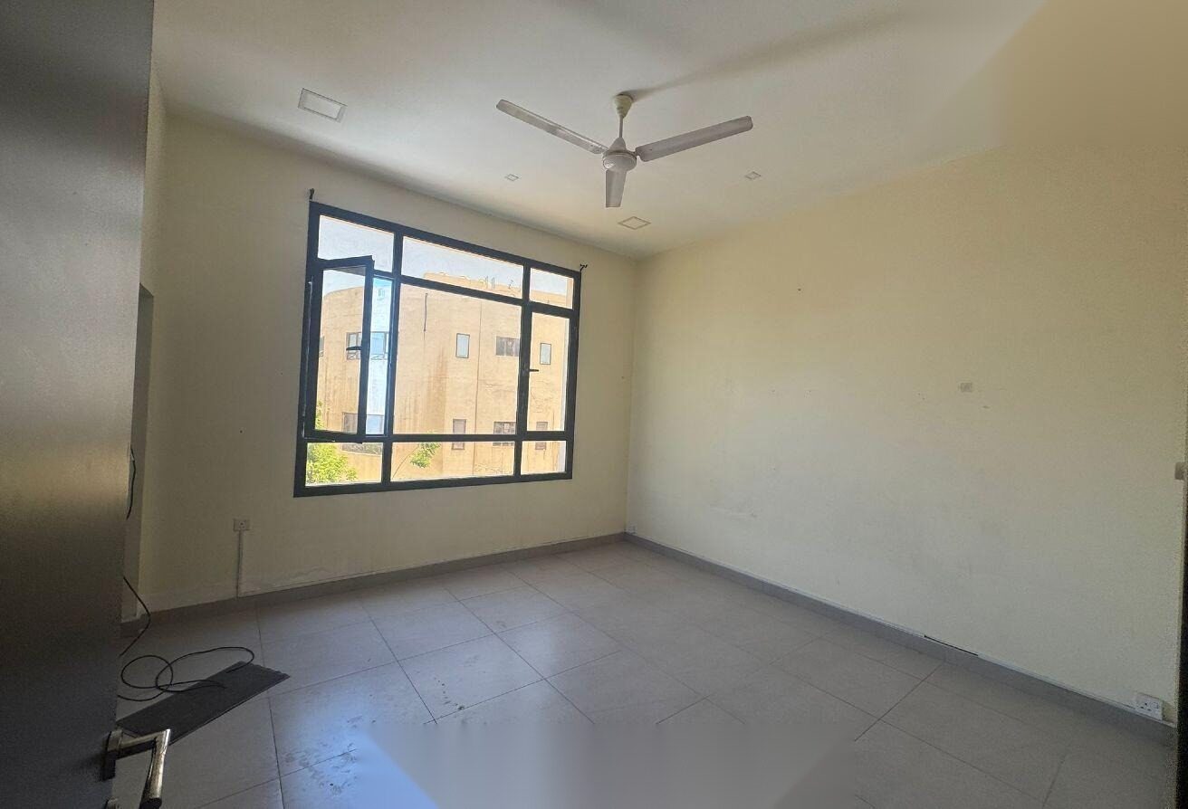 Unfurnished 3-Bedroom Apartment with 2 Balconies in Tubli