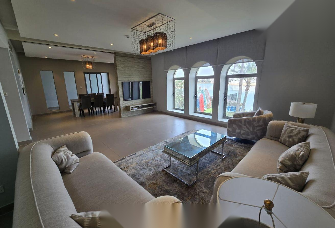 3-Bedroom Apartment with Sea View in Amwaj Marina