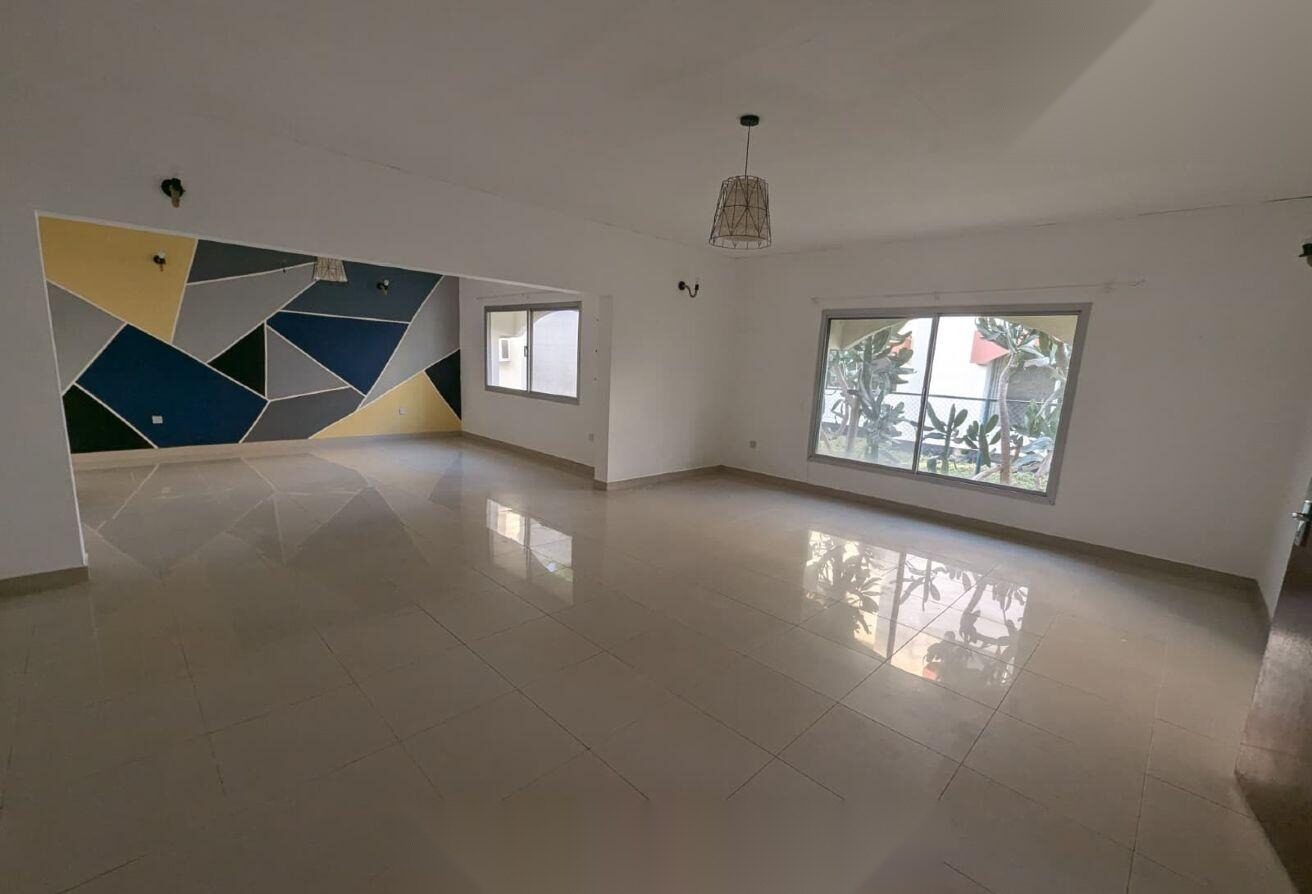 Double Storey 4-Bedroom Villa with Private Garden in Diraz