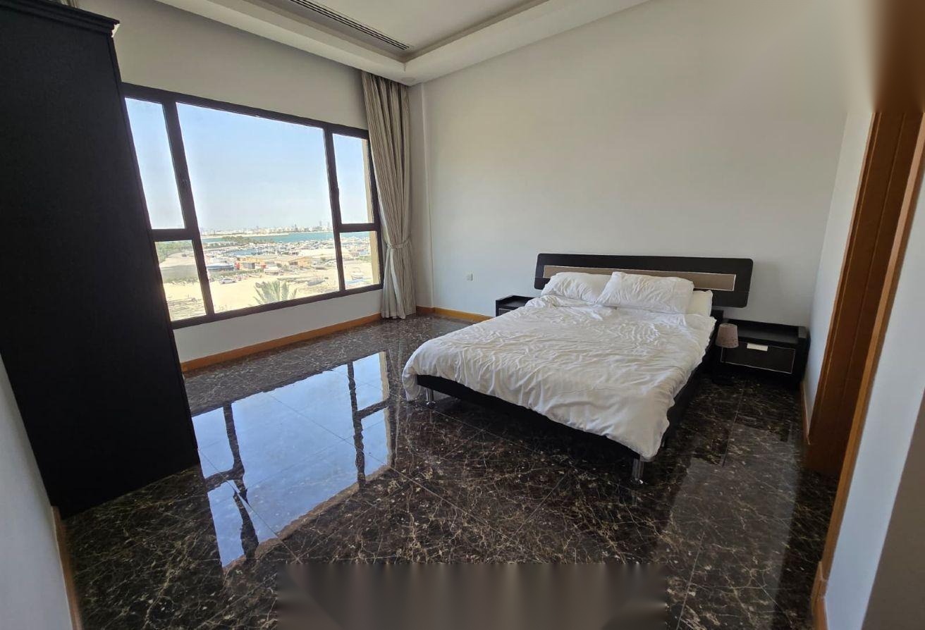 Fully Furnished 2-Bedroom Apartment with Sea Views in Amwaj Marina