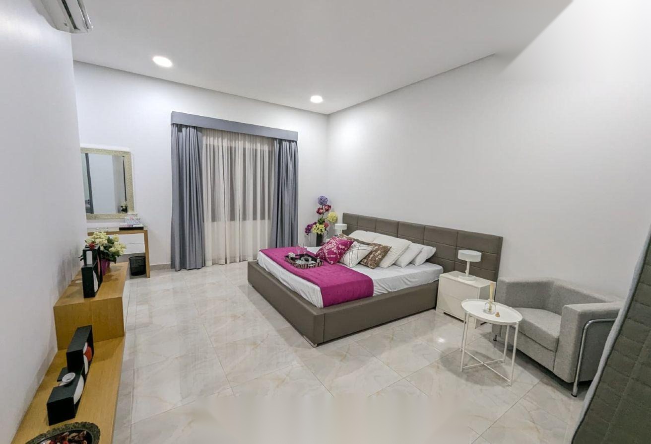 Fully Furnished 2-Bedroom Apartment for Rent in Janabiyah