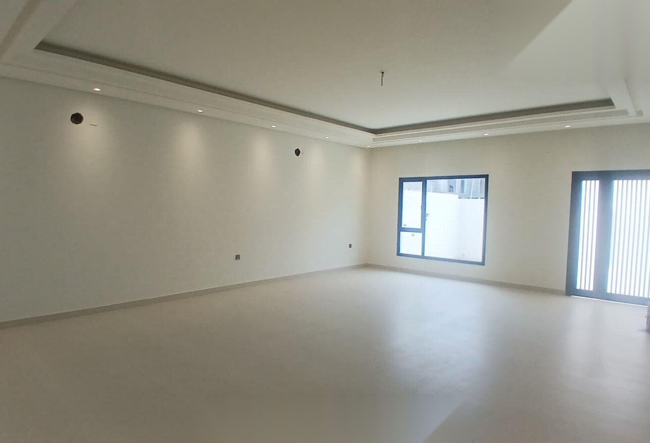 5-Bedroom Villa for Sale in Busaiteen, Muharraq