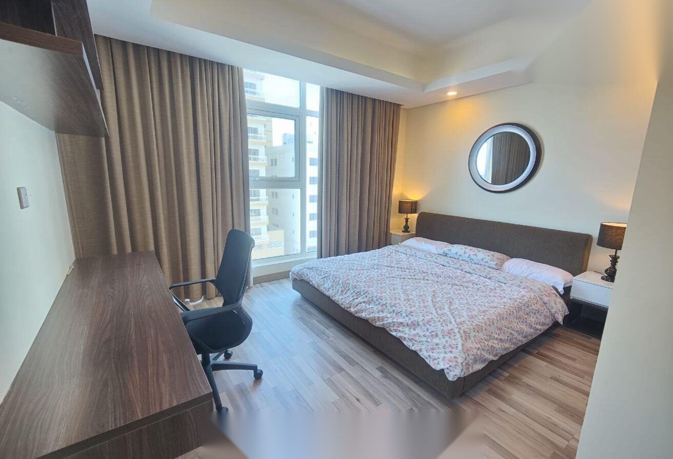 Fully Furnished 1-Bedroom Apartment in Busaiteen