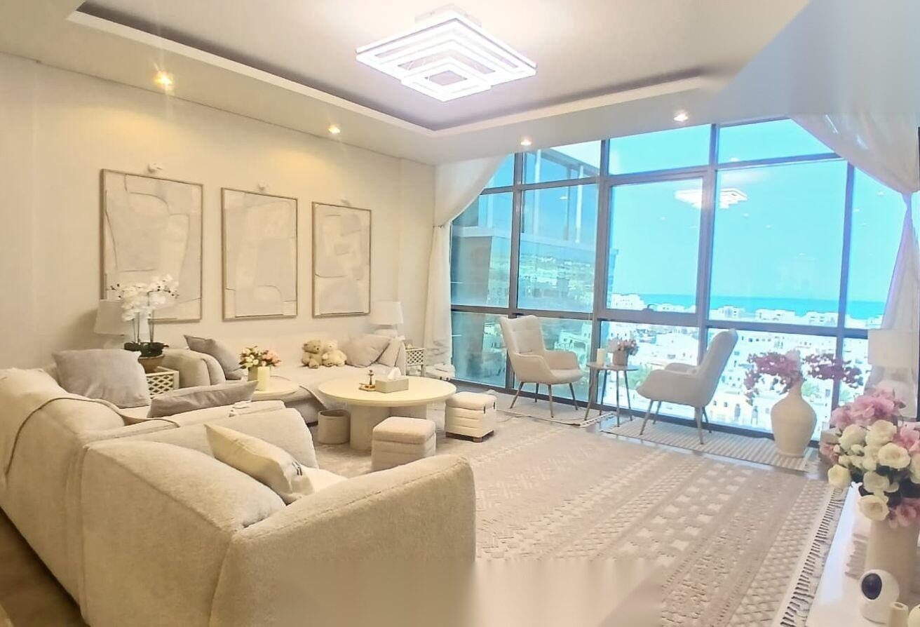 3-Bedroom Sea View Apartment in Amwaj Islands
