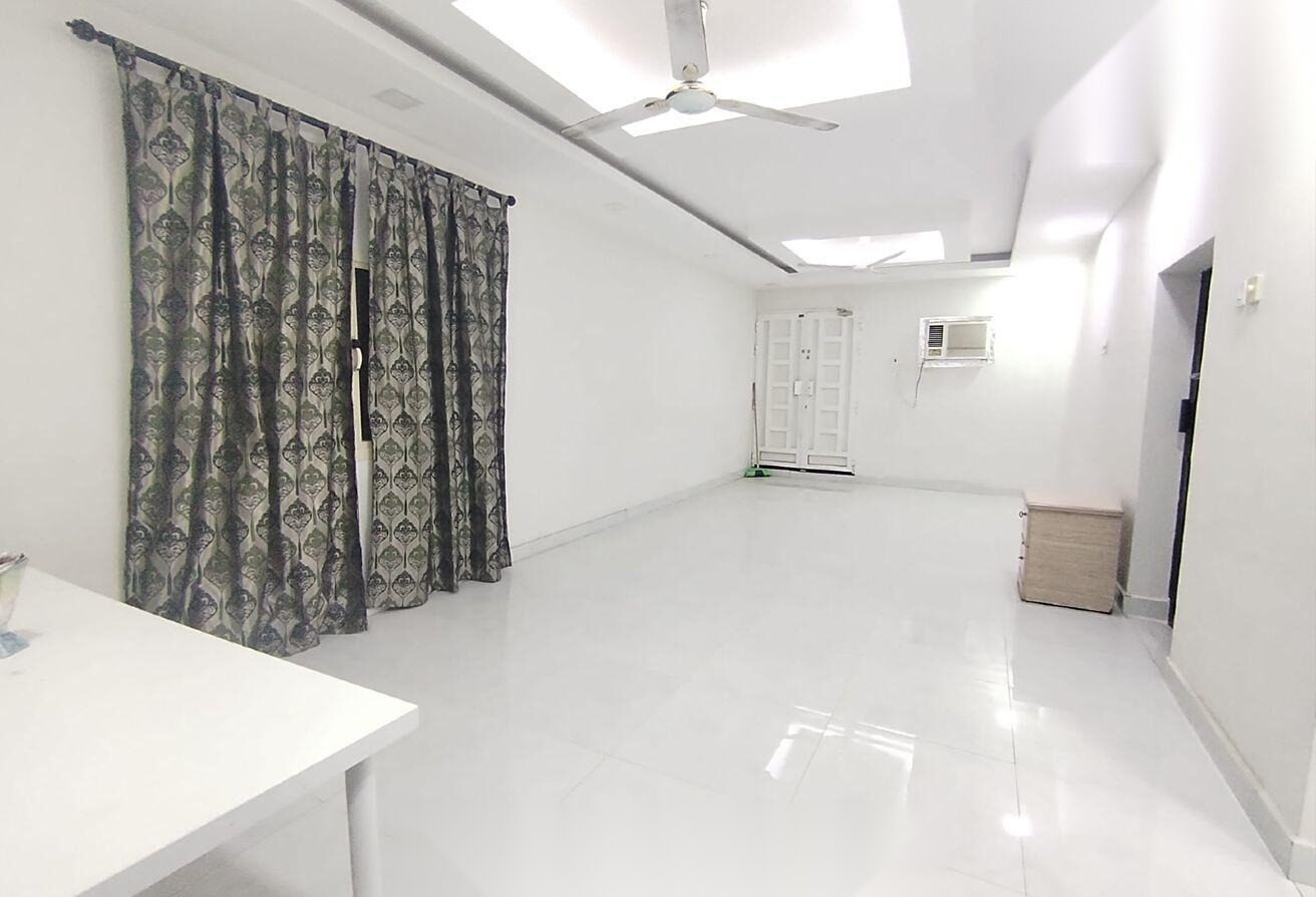 Semi-Furnished Studio Apartment in Old Hidd