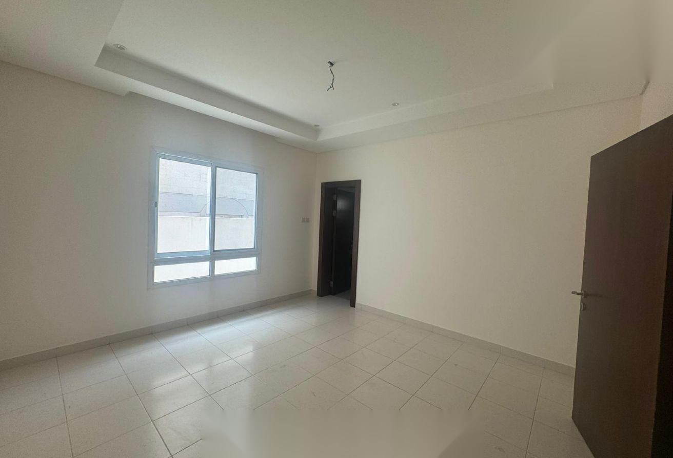 Unfurnished 3BHK Lift AC Closed Kitchen