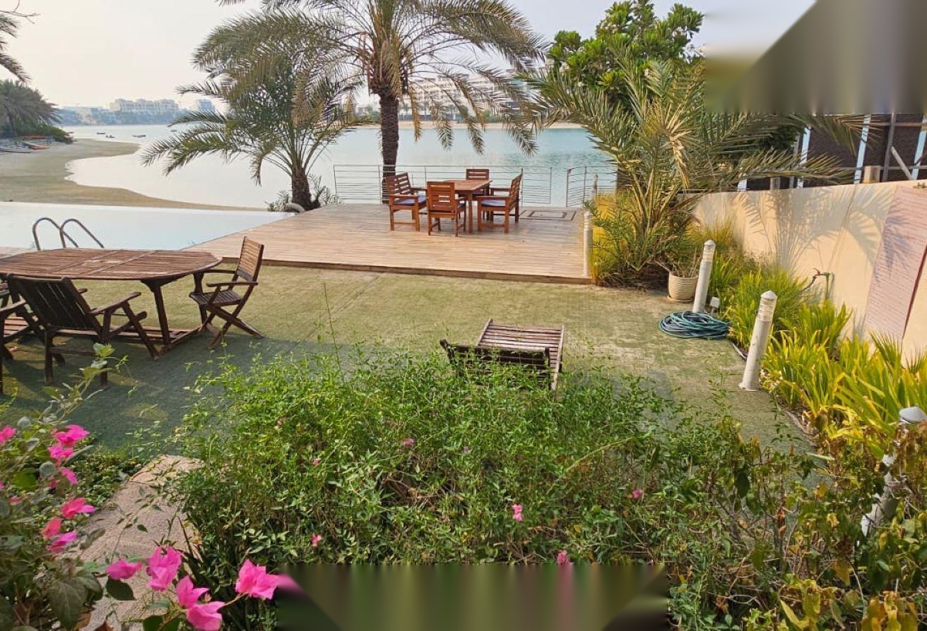 4-Bedroom Semi-Furnished Villa in Amwaj Islands