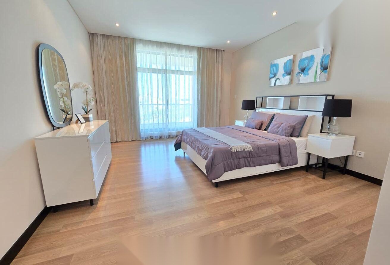 Fully Furnished 3-Bedroom Waterfront Apartment in Amwaj Islands