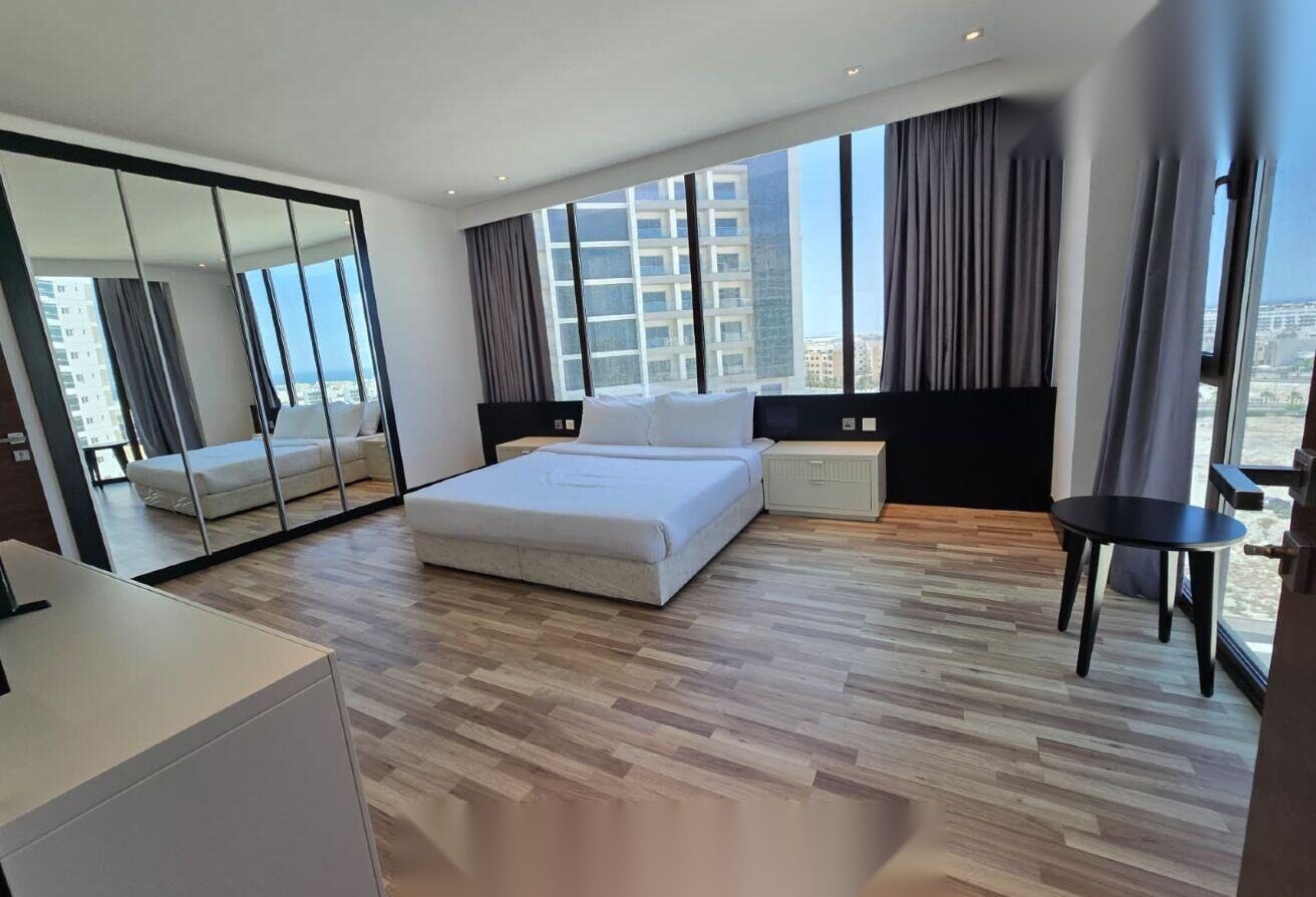 Fully Furnished 2-Bedroom Apartment with Sea Views in Amwaj Islands