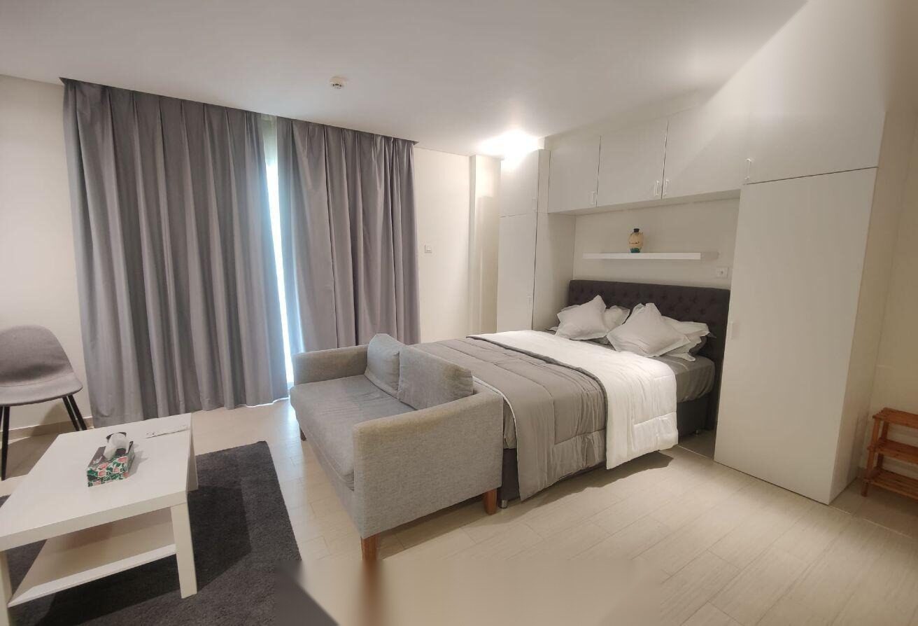 Furnished Studio Apartment with Open Kitchen in Busaiteen
