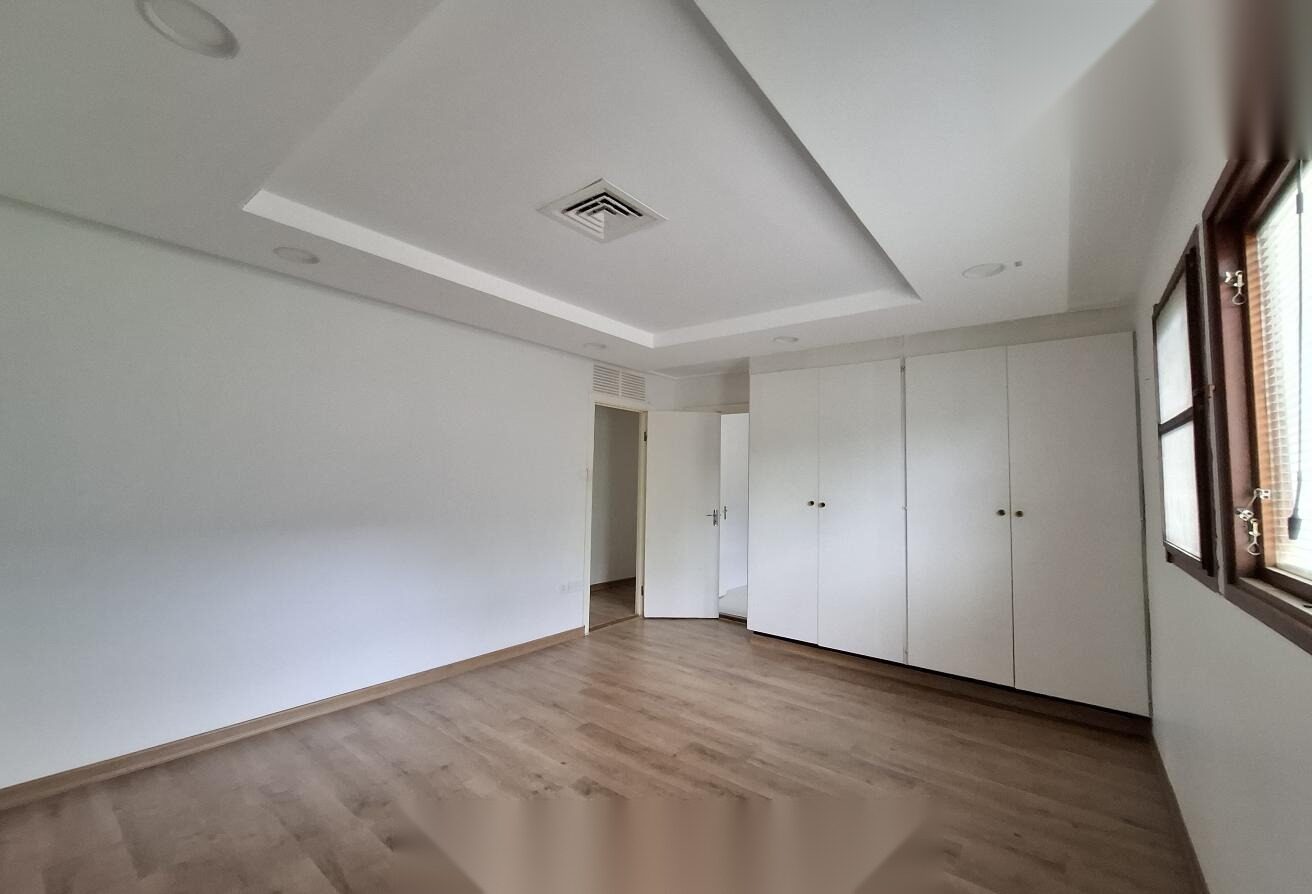 Semi-Furnished 3-Bedroom Villa with Garden in Jannusan