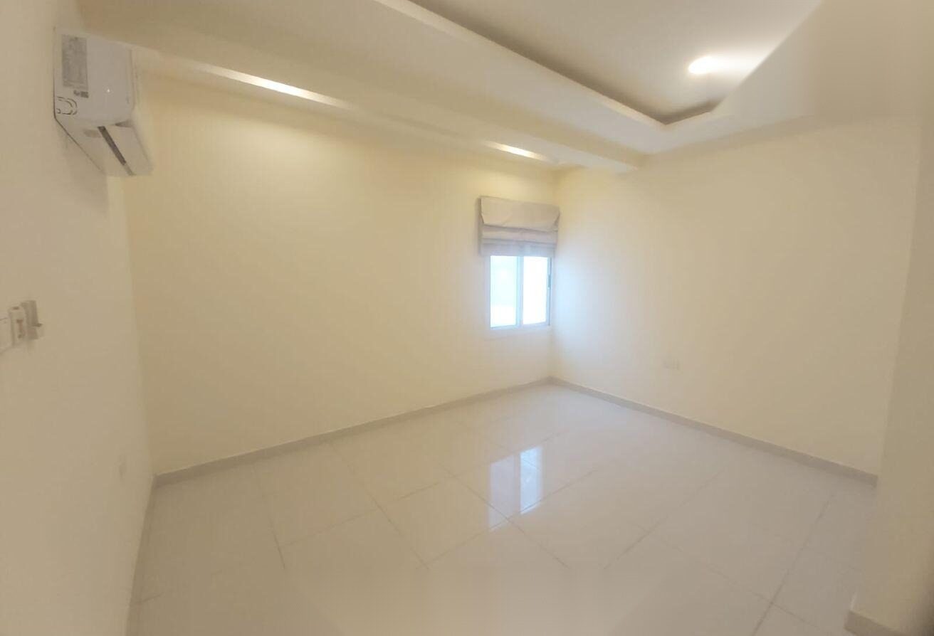 2-Bedroom Apartment with Covered Parking in Hidd
