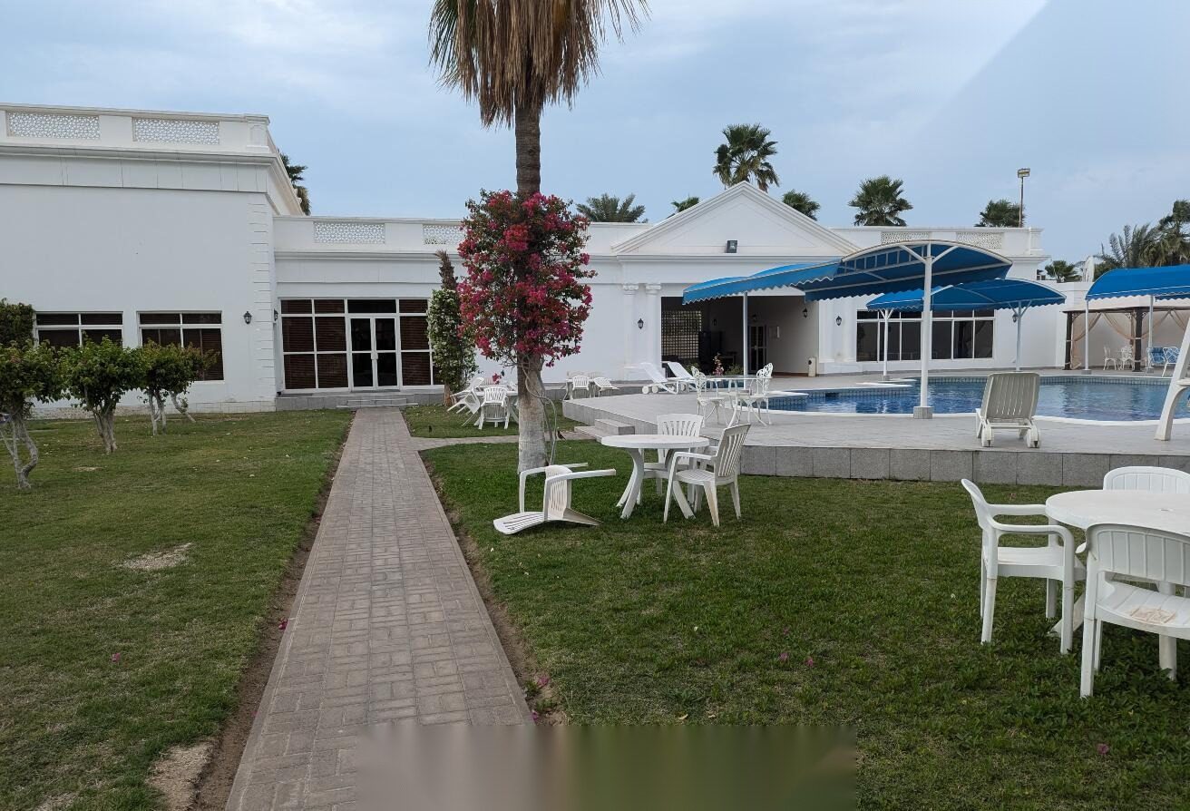 Semi-Furnished 4-Bedroom Villa with Garden in Saar