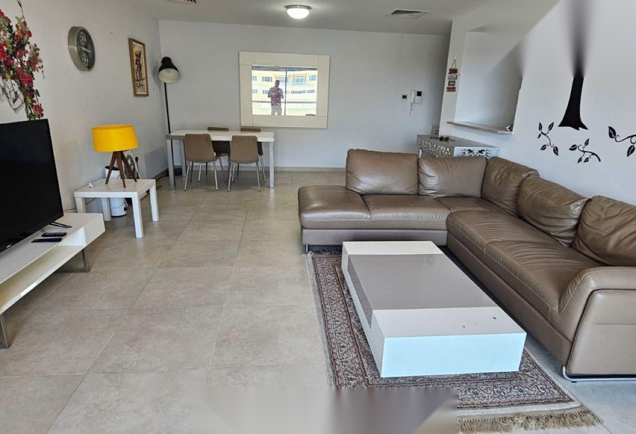 Fully Furnished 1-Bedroom Apartment in Amwaj Islands