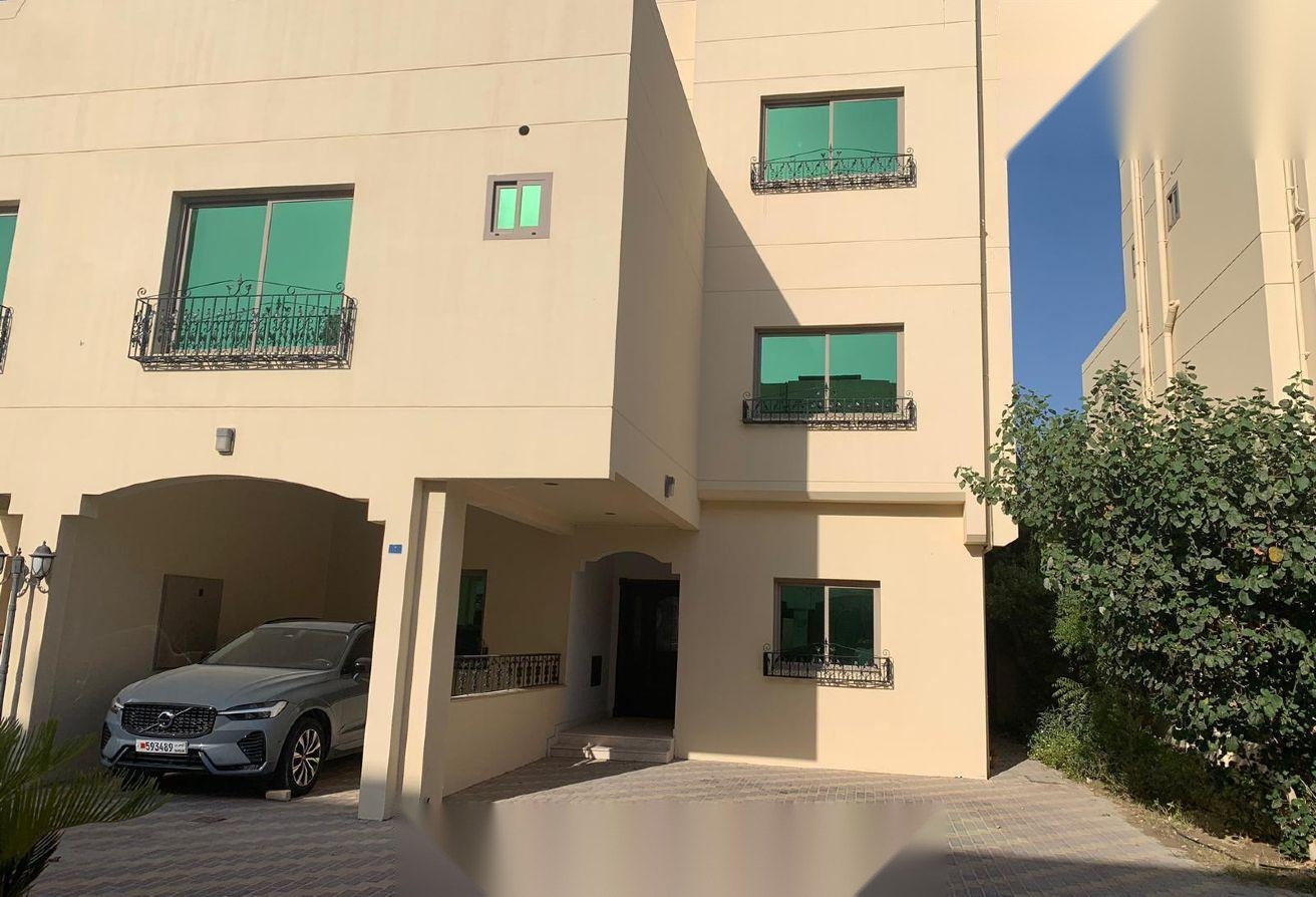 4-Bedroom Semi-Furnished Villa with Private Pool in Hamala
