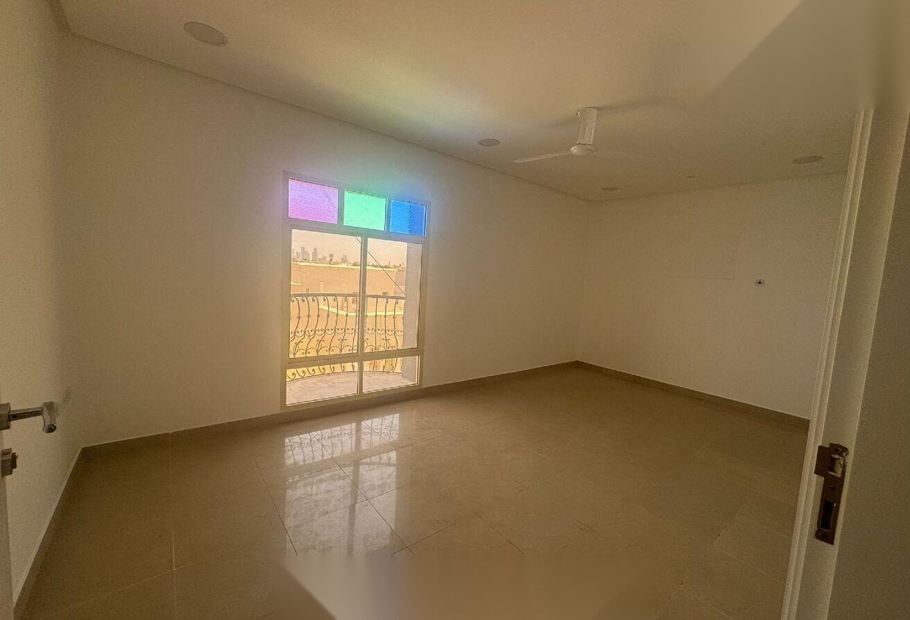 Unfurnished 2-Bedroom Apartment with Balcony in Tubli
