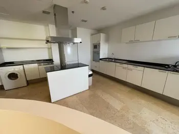 Luxury 2-Bedroom Apartment with EWA, Balcony & Full Facilities for Rent in Juffair