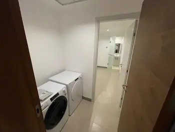 Elegant With Luxurious Amenities