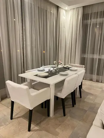 Modern And Bright - Great amenities