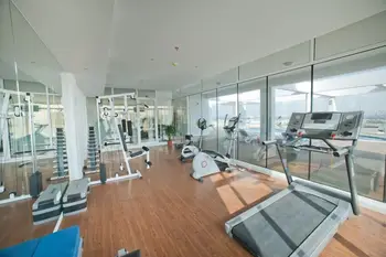 Modern And Bright - Great amenities