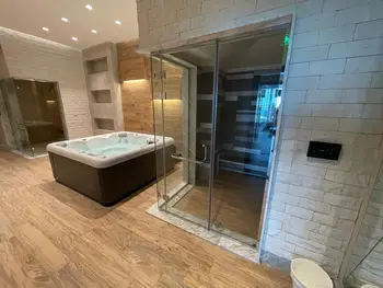 Super Deluxe With Great Amenities - SF1116