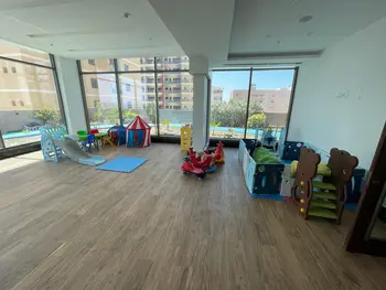 Super Deluxe With Great Amenities - SF1116