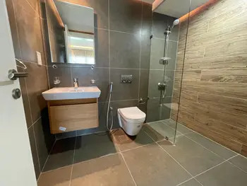 Super Deluxe With Great Amenities - SF1116