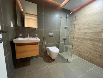 Super Deluxe With Great Amenities - SF1116