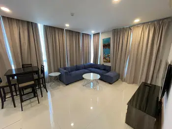 Stylish And Modern With Great City View - F1473
