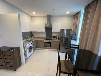 Stylish And Modern With Great City View - F1473