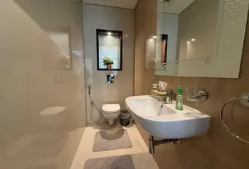 Fully Furnished 2-Bedroom Apartment with Sea View, Reef Island