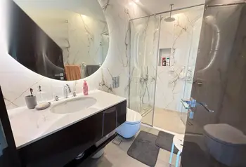 Fully Furnished 2-Bedroom Apartment with Sea View, Water Garden City