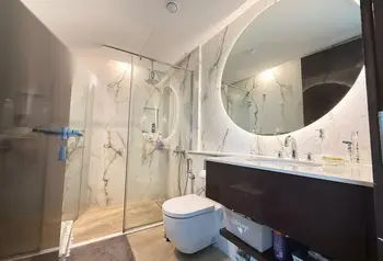 Fully Furnished 2-Bedroom Apartment with Sea View, Water Garden City