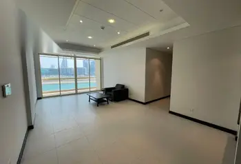 3-Bedroom Corner Apartment with Sea Views in Reef Island