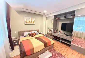 1-Bedroom Sea View Duplex Apartment in Seef